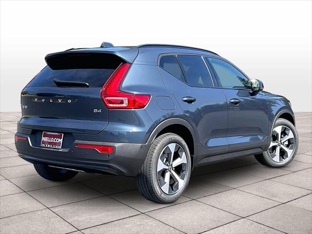 2026 Volvo XC40 Plus, B4 FWD Gas (mild hybrid), Dark