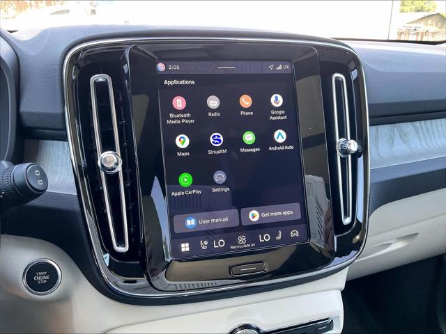 2026 Volvo XC40 Plus, B4 FWD Gas (mild hybrid), Dark