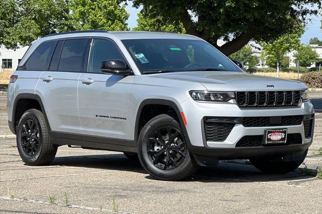 2026 Jeep Grand Cherokee Grand Cherokee Laredo Altitude 4x4
