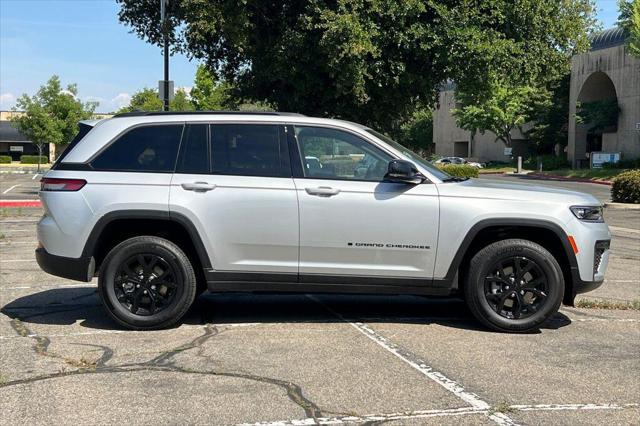 2026 Jeep Grand Cherokee Grand Cherokee Laredo Altitude 4x4