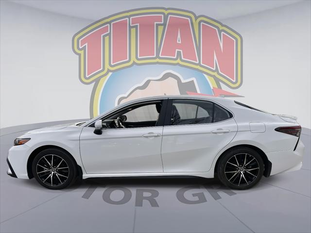 2023 Toyota Camry SE AWD [1]