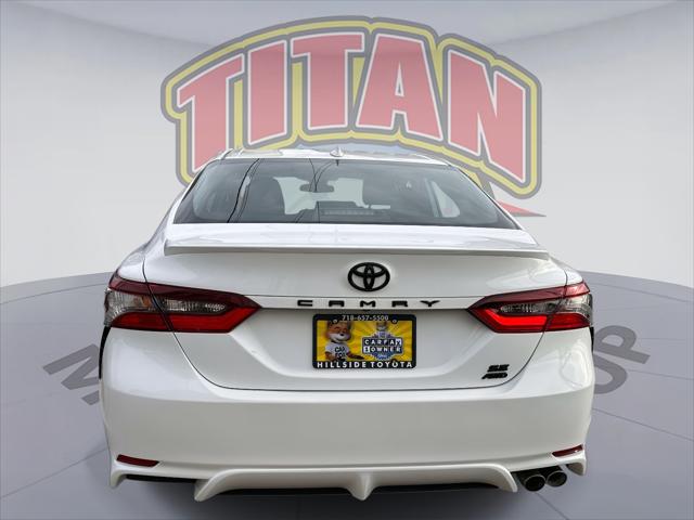 2023 Toyota Camry SE AWD [3]