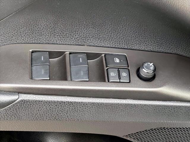 2023 Toyota Camry SE AWD [12]