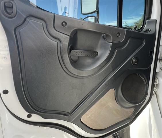 2013 Freightliner Sportchassis RHA114