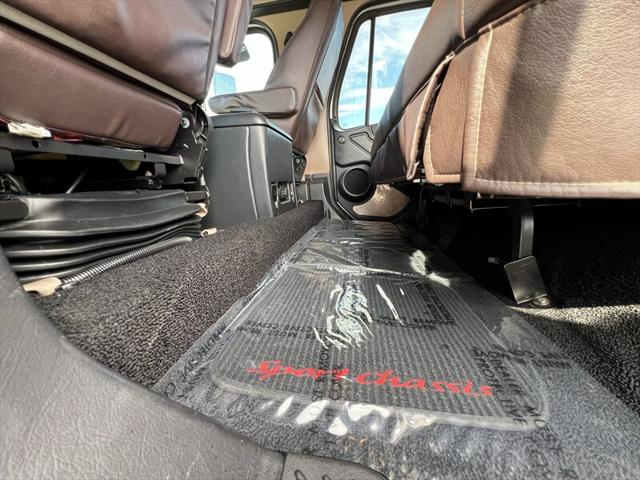 2013 Freightliner Sportchassis RHA114