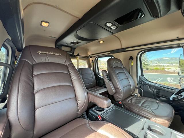 2013 Freightliner Sportchassis RHA114