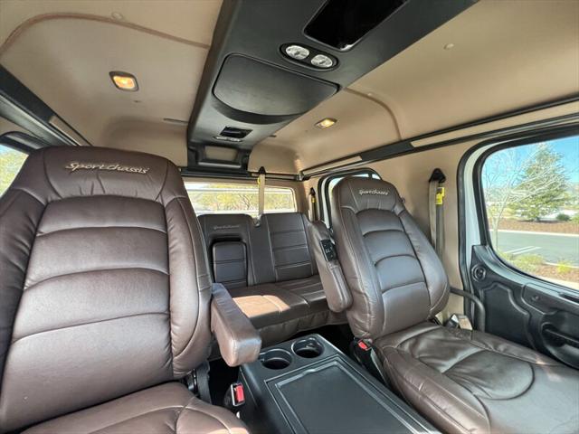 2013 Freightliner Sportchassis RHA114