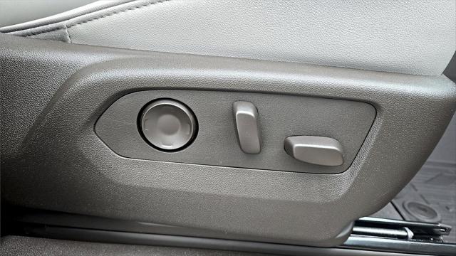 2026 GMC Yukon XL Elevation - Photo 25
