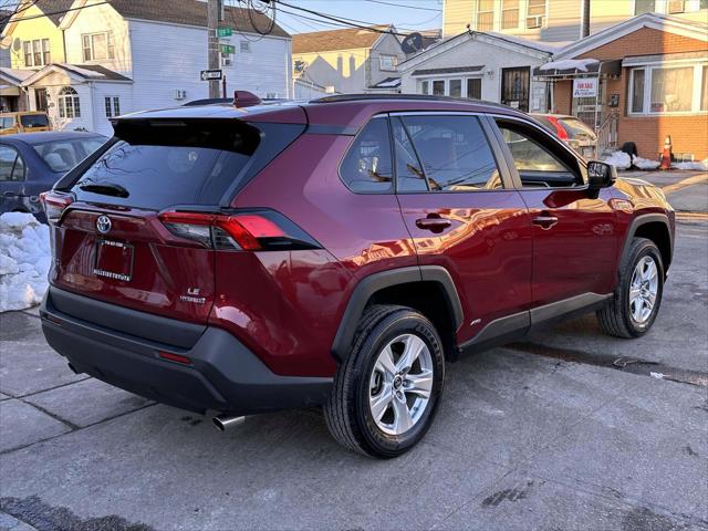 2021 Toyota RAV4 Hybrid LE [4]