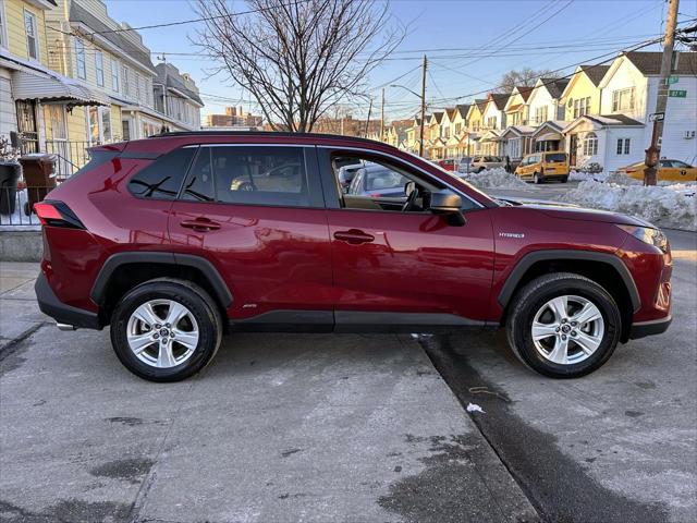 2021 Toyota RAV4 Hybrid LE [5]