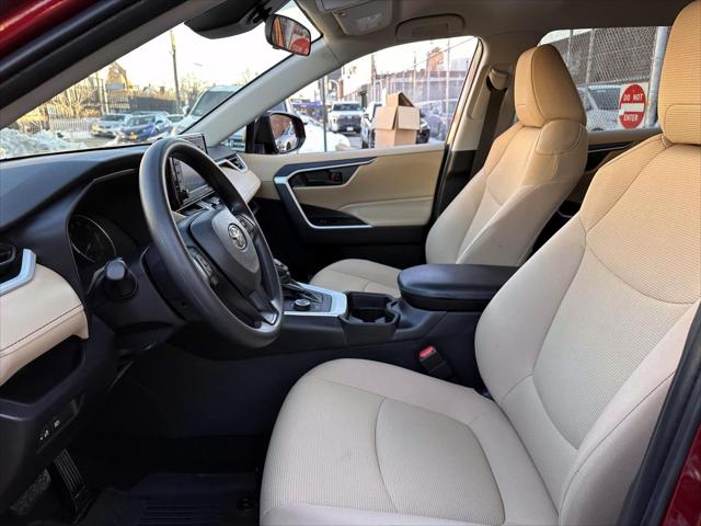 2021 Toyota RAV4 Hybrid LE [15]