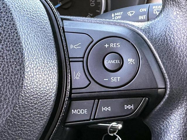 2021 Toyota RAV4 Hybrid LE [23]