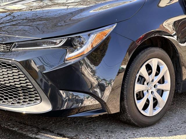 2022 Toyota Corolla LE [9]