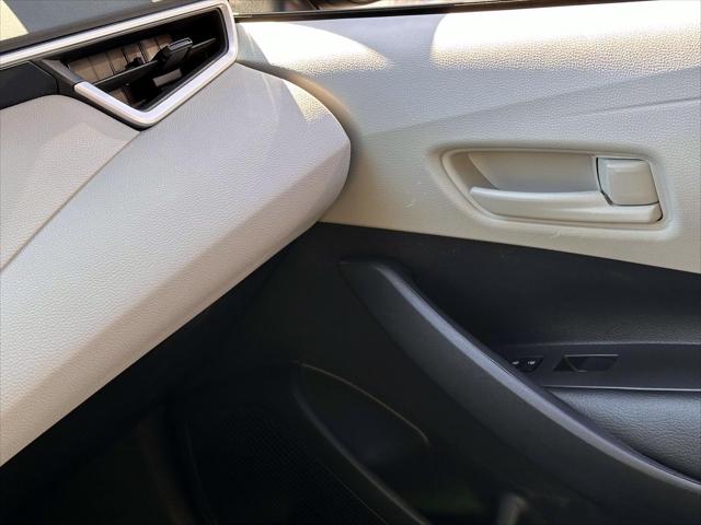 2022 Toyota Corolla LE [27]