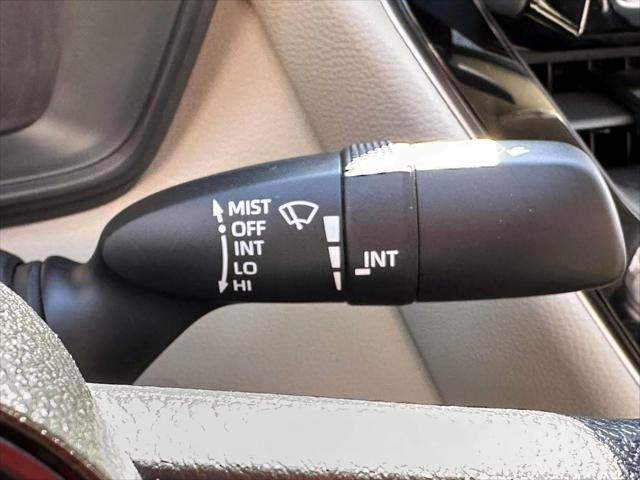 2022 Toyota Corolla LE [30]