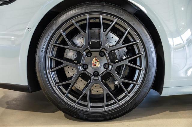 2025 Porsche 911 Carrera GTS