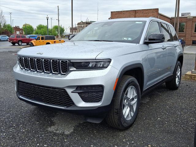 2026 Jeep Grand Cherokee GRAND CHEROKEE LAREDO X 4X4