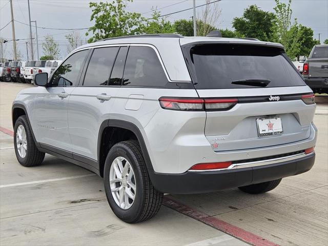 2026 Jeep Grand Cherokee GRAND CHEROKEE LAREDO 4X4