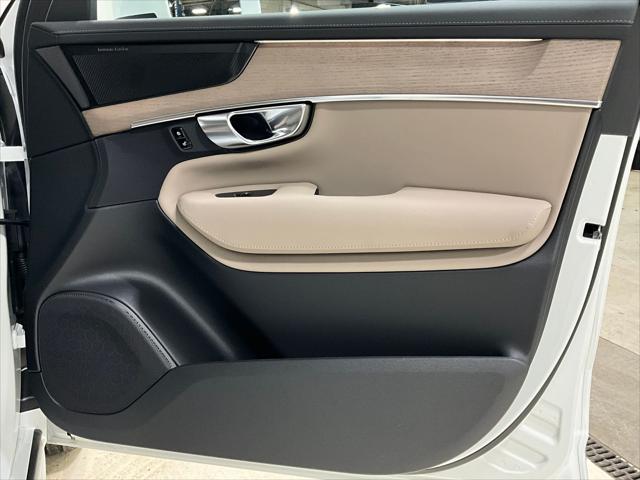 2026 Volvo XC90 Plug-In Hybrid Plus, T8 AWD, Electric/Gasoline, Bright, 7 Seats