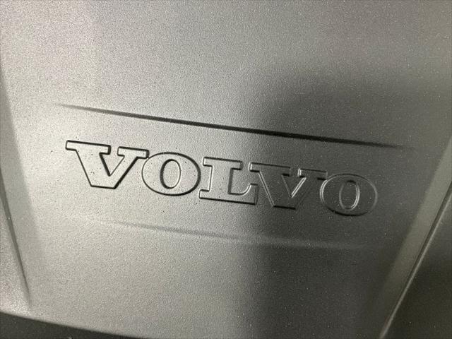 2026 Volvo XC90 Plug-In Hybrid Plus, T8 AWD, Electric/Gasoline, Bright, 7 Seats