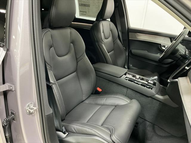 2026 Volvo XC90 Ultra Dark Theme, B6 AWD Gas (mild hybrid), Gasoline, 6 Seats