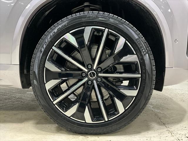 2026 Volvo XC90 Ultra Dark Theme, B6 AWD Gas (mild hybrid), Gasoline, 6 Seats