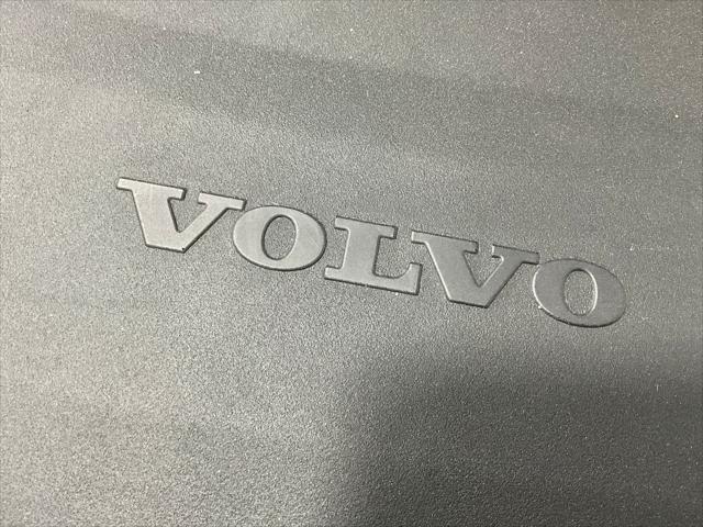 2026 Volvo XC90 Ultra Dark Theme, B6 AWD Gas (mild hybrid), Gasoline, 6 Seats