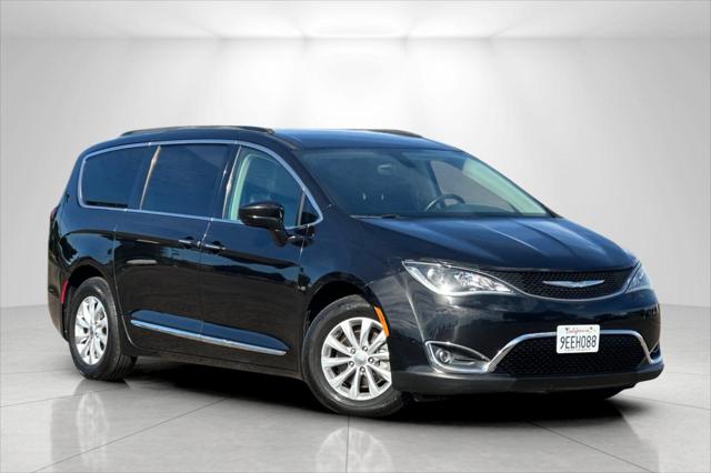 2017 Chrysler Pacifica Touring-L 2017 Chrysler Pacifica Touring-L