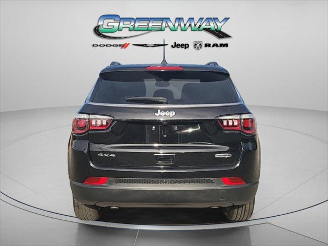 2023 Jeep Compass Latitude Lux FWD