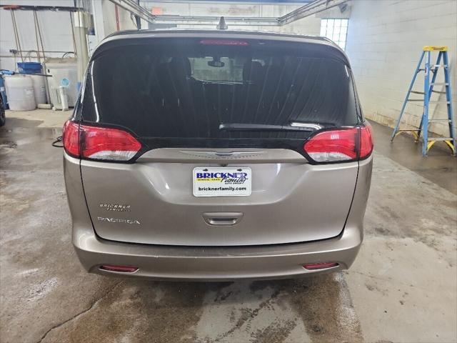 2017 Chrysler Pacifica Touring