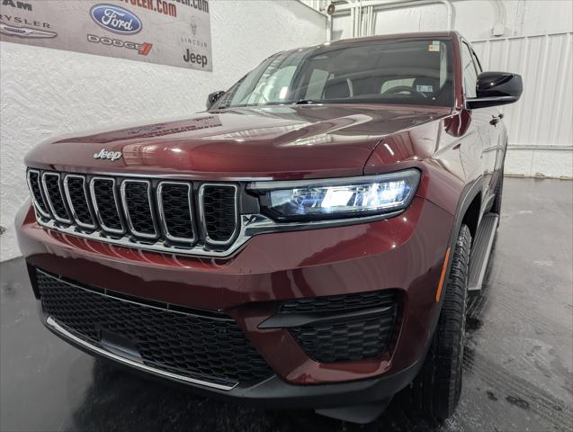 2023 Jeep Grand Cherokee Laredo 4x4