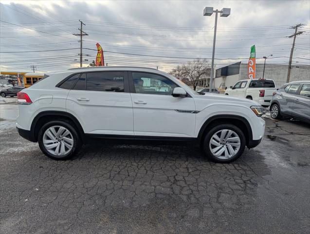 2022 Volkswagen Atlas Cross Sport 2.0T SE w/Technology