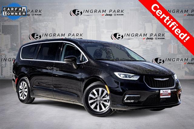 2024 Chrysler Pacifica Hybrid Select