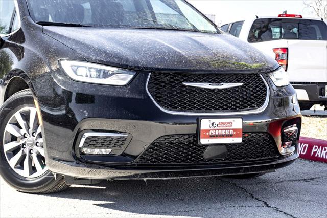 2024 Chrysler Pacifica Hybrid Select