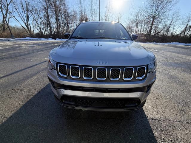 2023 Jeep Compass Latitude Lux FWD 2023 Jeep Compass Latitude Lux FWD