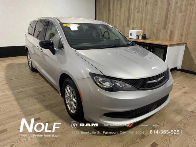 2024 Chrysler Voyager LX