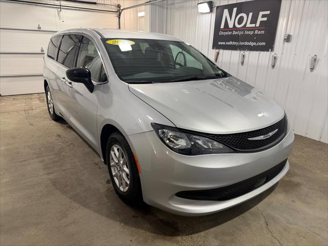 2024 Chrysler Voyager LX