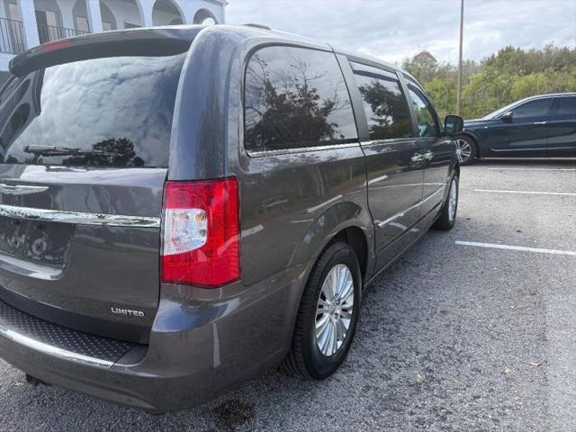 2015 Chrysler Town & Country Limited Platinum