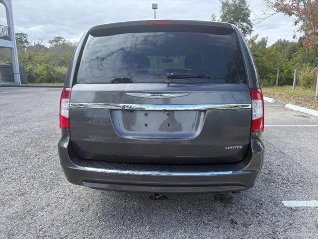 2015 Chrysler Town & Country Limited Platinum