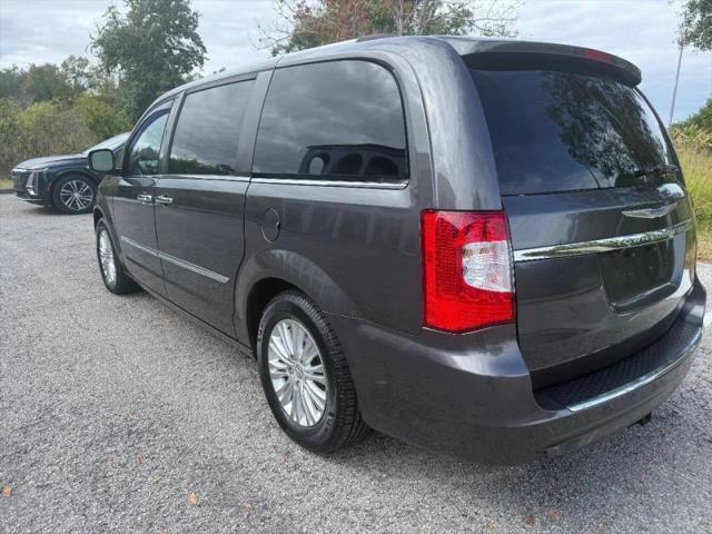 2015 Chrysler Town & Country Limited Platinum