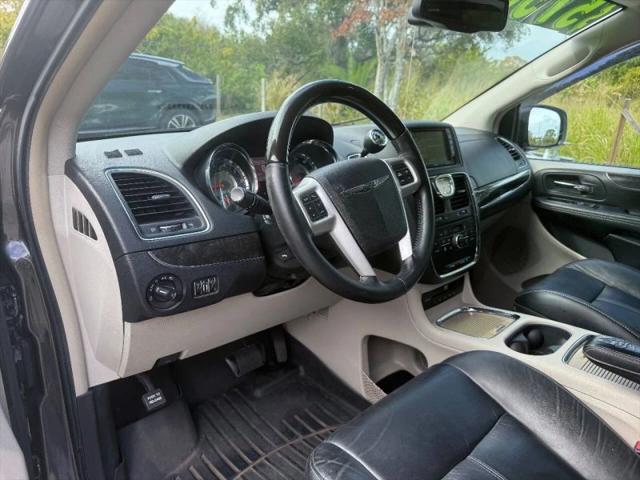 2015 Chrysler Town & Country Limited Platinum
