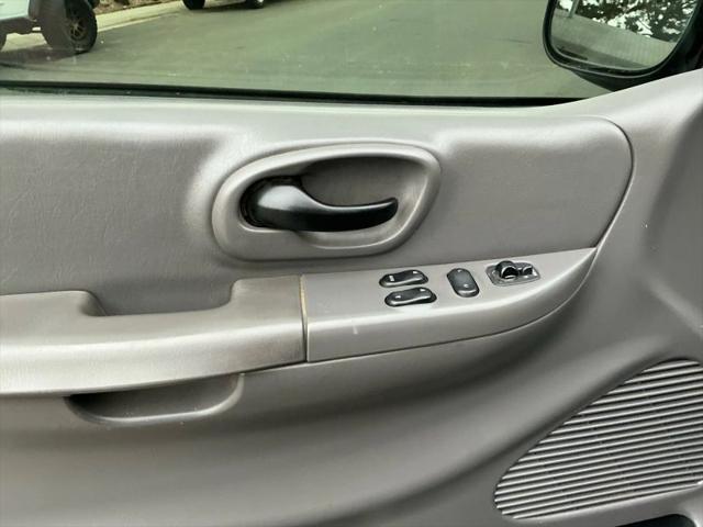 2000 Ford F-150 Base