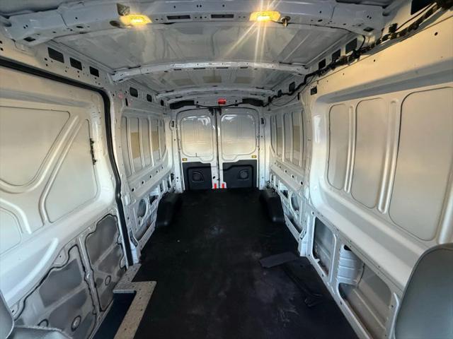 2017 Ford Transit w/Sliding Side Door