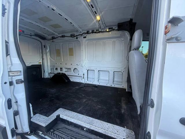 2017 Ford Transit w/Sliding Side Door