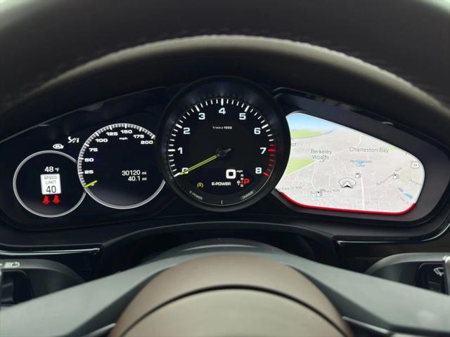 2022 Porsche Panamera E-Hybrid 4S Executive