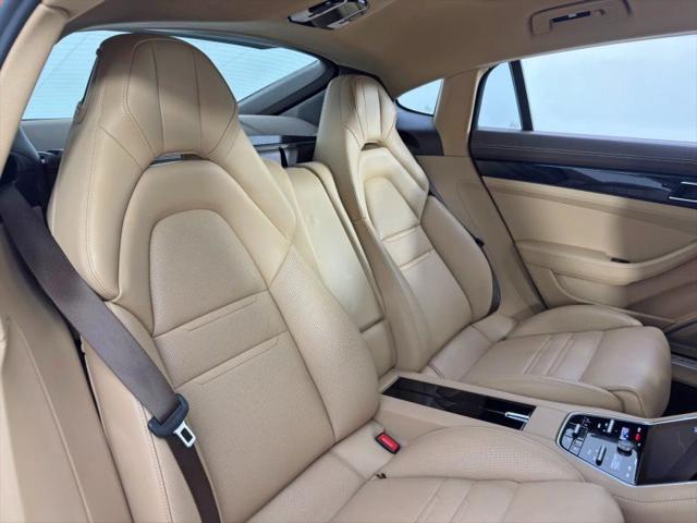 2022 Porsche Panamera E-Hybrid 4S Executive