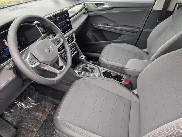 2026 Volkswagen Taos SE Black