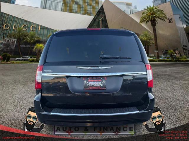 2015 Chrysler Town & Country Touring