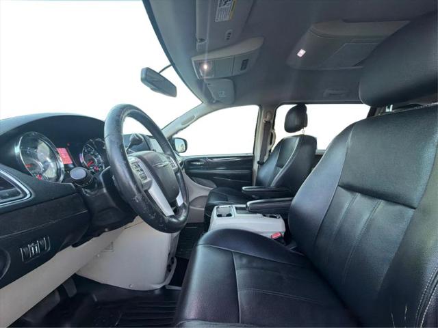 2015 Chrysler Town & Country Touring