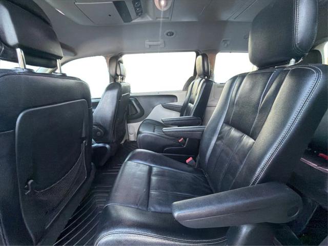 2015 Chrysler Town & Country Touring